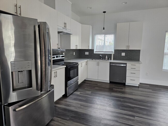 Foto del edificio - Sunny and Bright Newly Constructed 3-bedroom Home