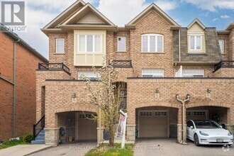 Building Photo - 82 Magdalene Cres