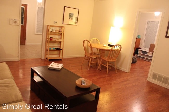 Building Photo - 3 br, 1 bath House - 1161 Fulton St