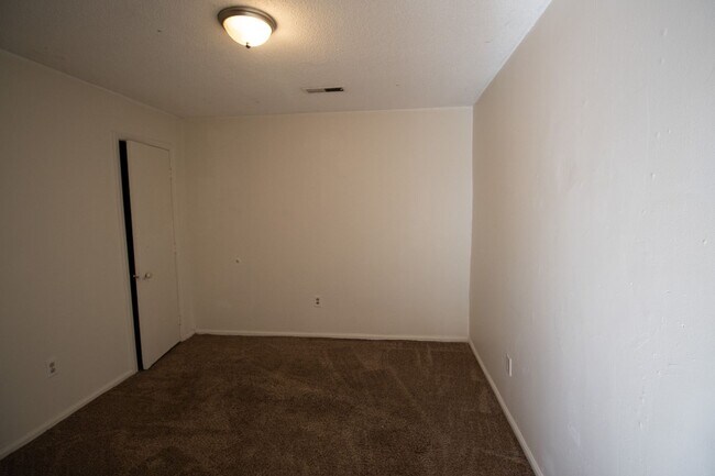 Building Photo - 2808 Mulberry