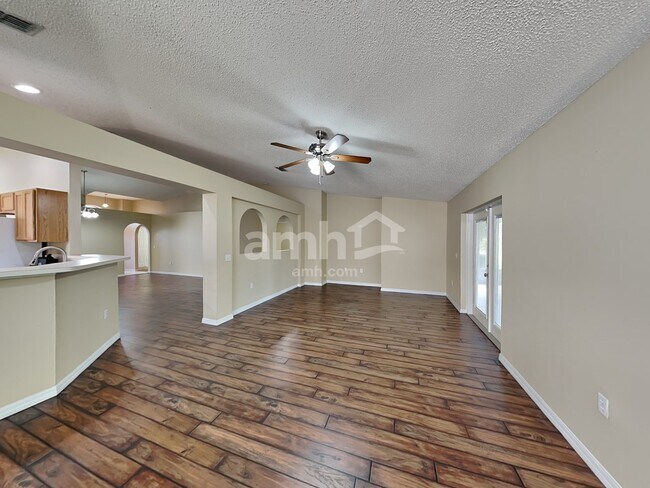 Foto del edificio - 1683 Sorento Cir