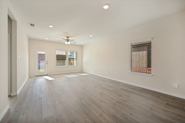 Building Photo - 4321 Croton Spring Trl