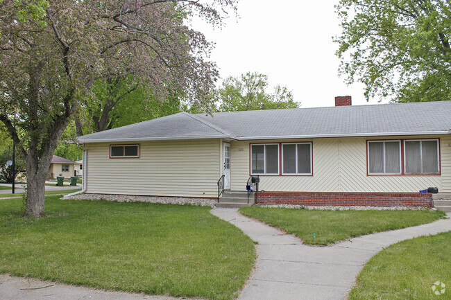 Building Photo - 1403 2nd St