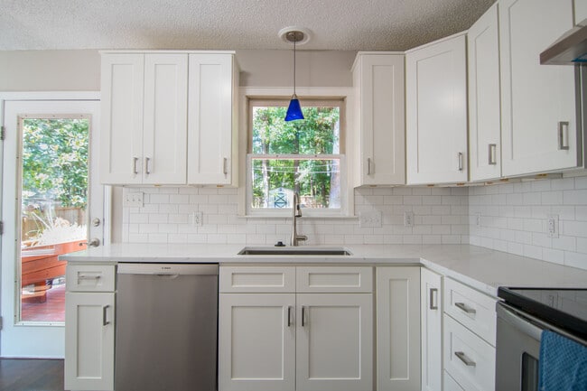 Building Photo - 4801 Buttonbush Dr