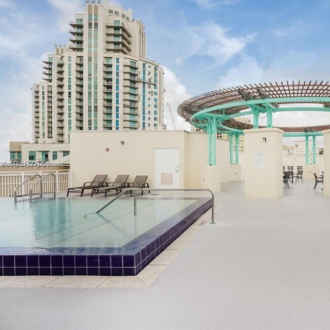 Foto del edificio - 7275 SW 90th St