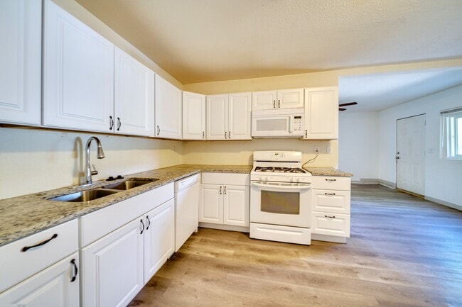 Foto del edificio - 1002 E Rio Grande St