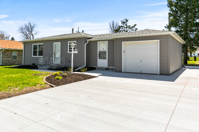 Foto del edificio - 8331 California St