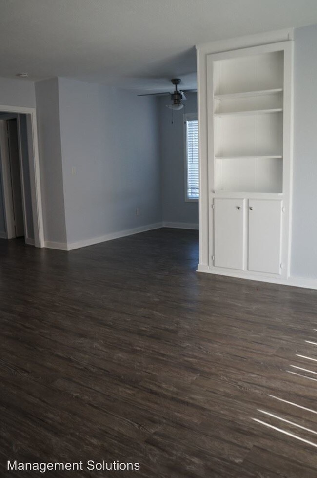 Foto del edificio - 4586 Hawley Blvd