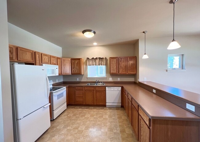 Foto del edificio - Mid-Term Unfurnished, 3 Bed 2.5 Bath Condo