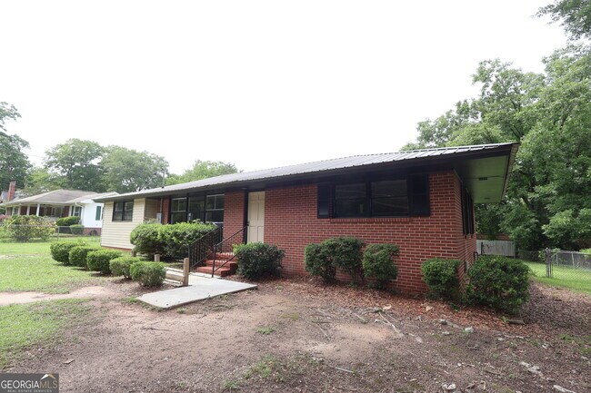 Foto del edificio - 1465 Irwinton Rd