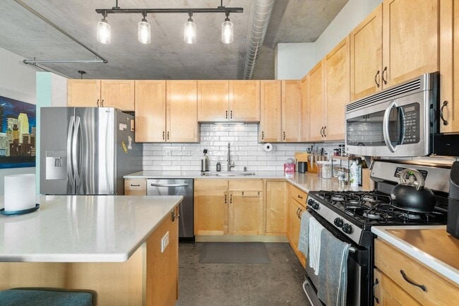 Building Photo - 720 N 4th St