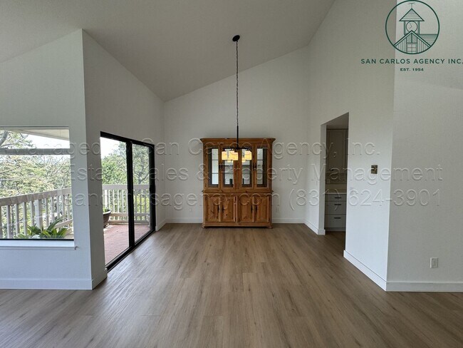 Building Photo - Immaculately Updated Three Bedroom Shepher...