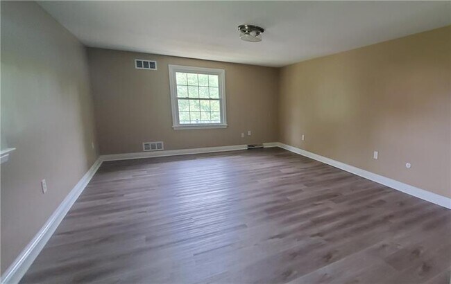 Building Photo - 344 Hays Rd