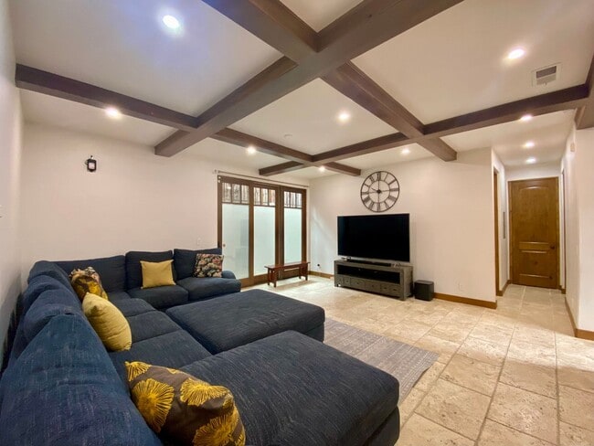Building Photo - Lower-Level unit with 2 Bedrooms and 2 Bathrooms