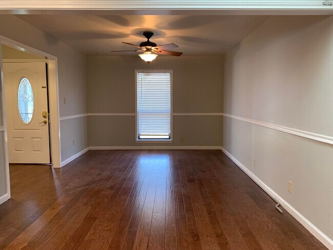 Foto del edificio - 2902 McNiel Ave