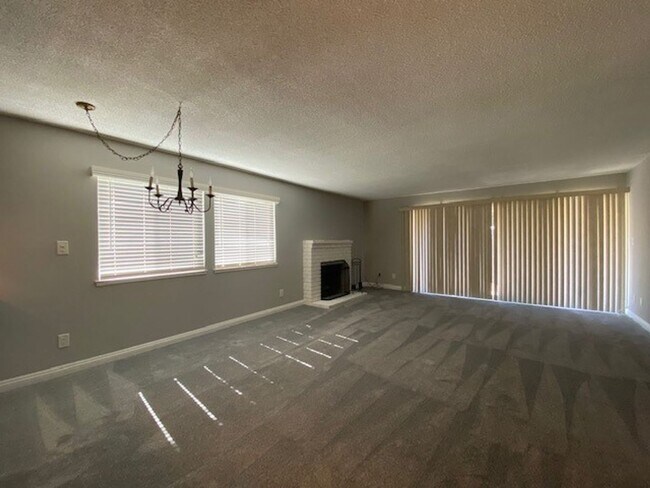 Foto del edificio - Cute 2 bedroom, 1 Bath Condo in Carmichael