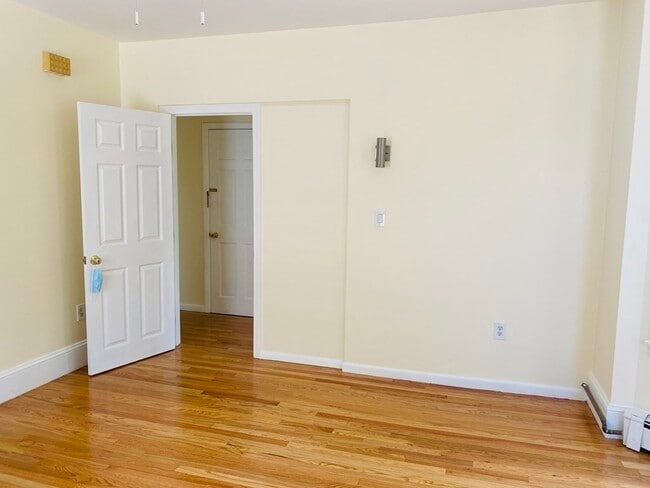 Building Photo - 11 Botolph St