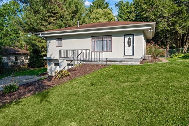 Foto del edificio - 207 Chan Mowr Dr