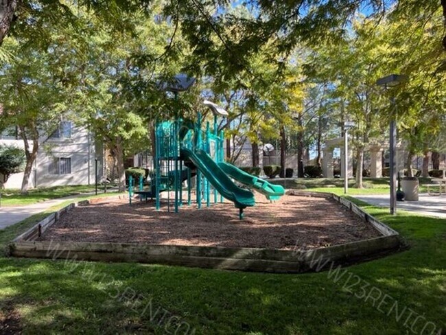 Foto del edificio - 2BD/ 2BTH 1ST LEVEL CONDO WEST LANCASTER