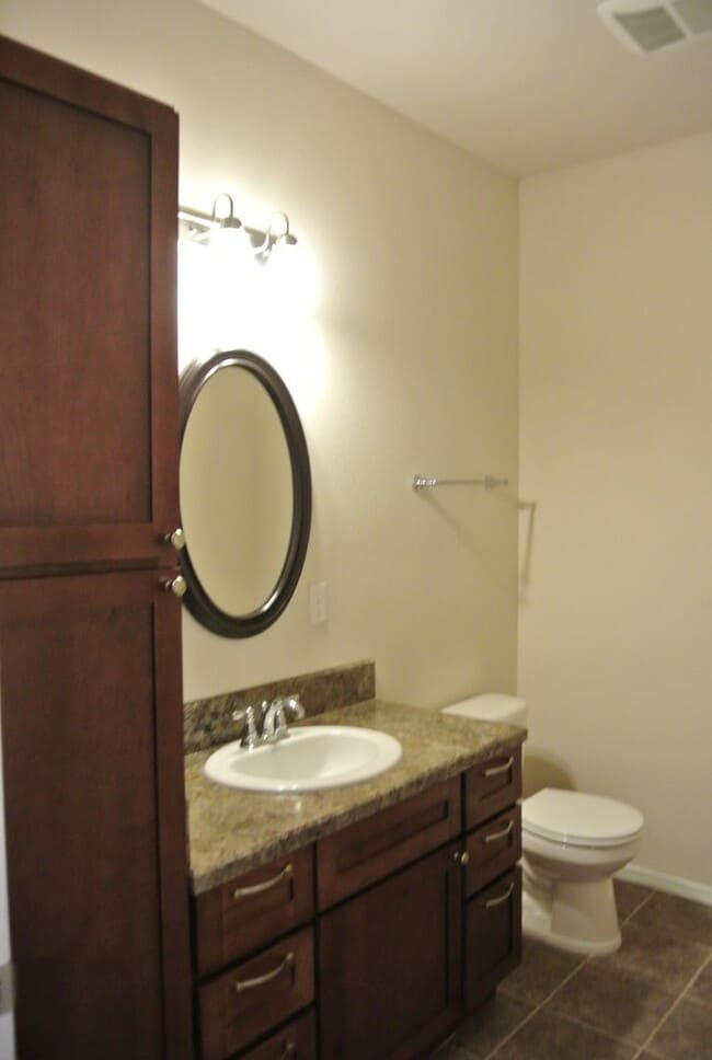 Foto del edificio - Spread Out and Live Large in this Luxuriou...