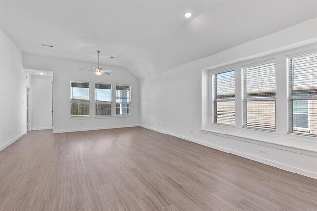 Foto del edificio - 2403 Doncaster Dr