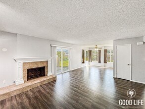 Building Photo - 1435 Robin Ln