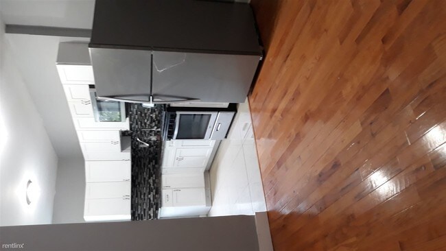 Foto del edificio - 2 br, 1 bath House - 402 Woodlawn Ave
