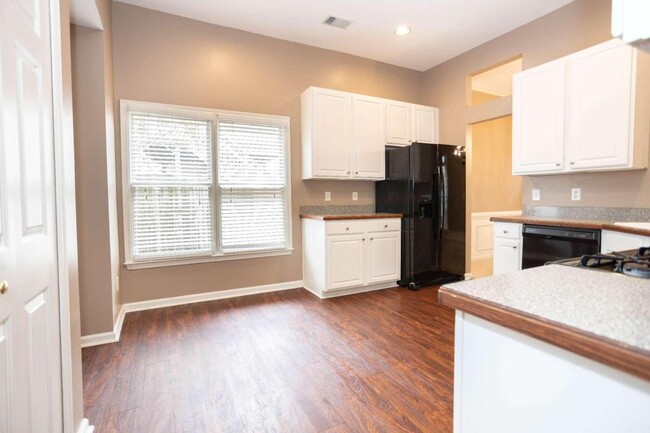 Foto del edificio - 3302 Hidden Trail Rd SE