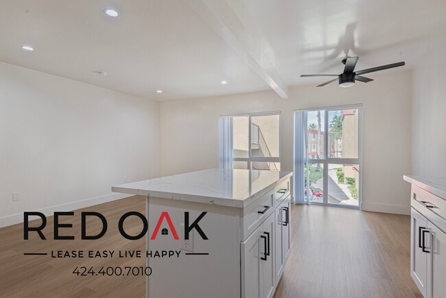 Foto del edificio - 17830 Sherman Way