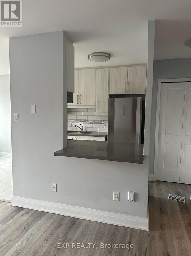 Photo du bâtiment - 579 Clare Ave