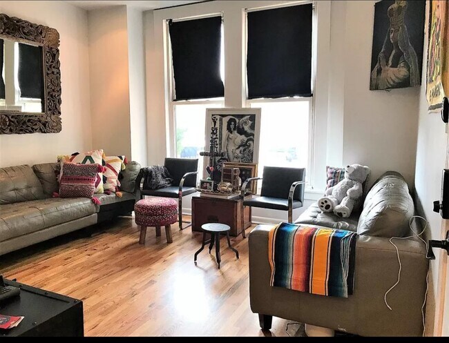 Foto del edificio - 1811 N Winchester Ave
