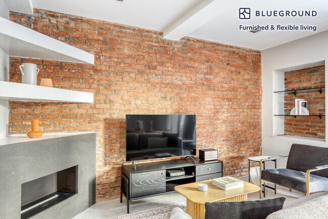 Foto del edificio - 213 E 26th St