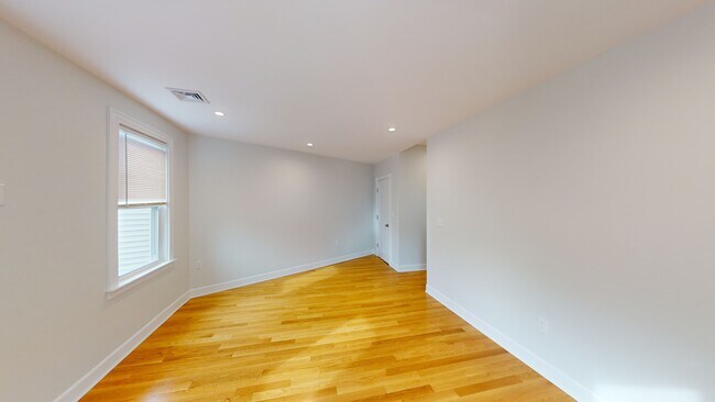 Building Photo - 1 Sayward Pl