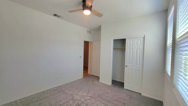 Foto del edificio - 3848 E Summit Ave