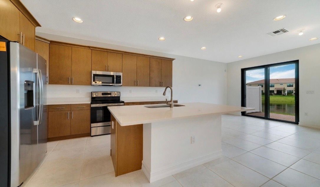 Foto principal - 9952 Brickhill Dr