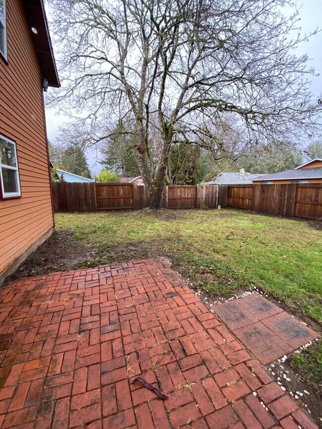 Foto del edificio - Spacious 4 Bedroom House in South Town!