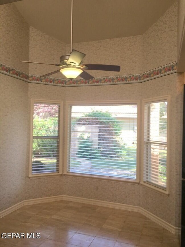 Foto del edificio - 4579 Weeping Willow Dr