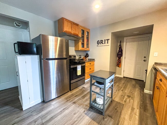 Kitchen Stove - 15010 26th Ave NE