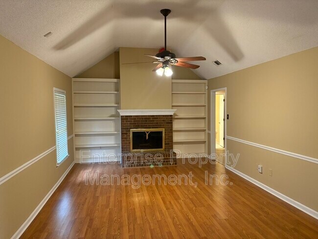 Foto del edificio - 7028 Boxborough Cove