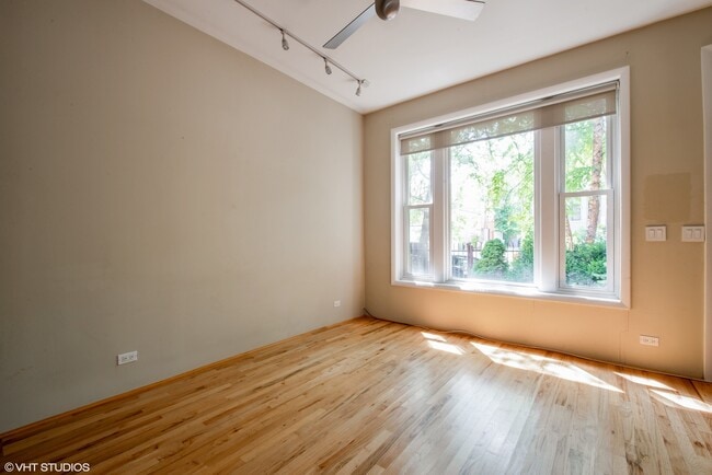 Building Photo - 913 N Honore St