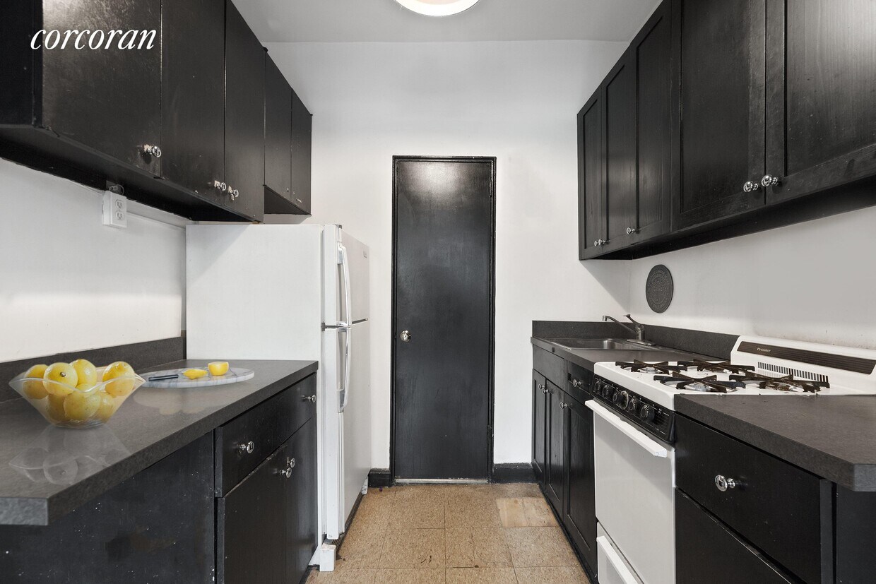 Foto del edificio - 453 W 50th St