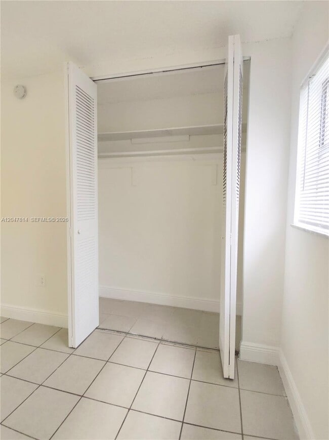 Foto del edificio - 1265 W 24th St