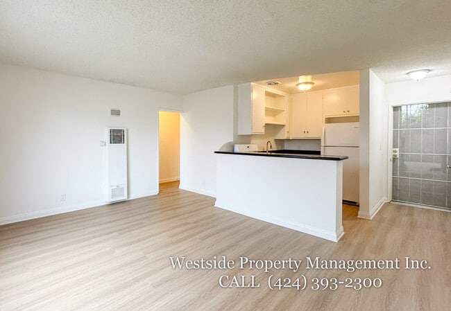 Building Photo - La Traviata