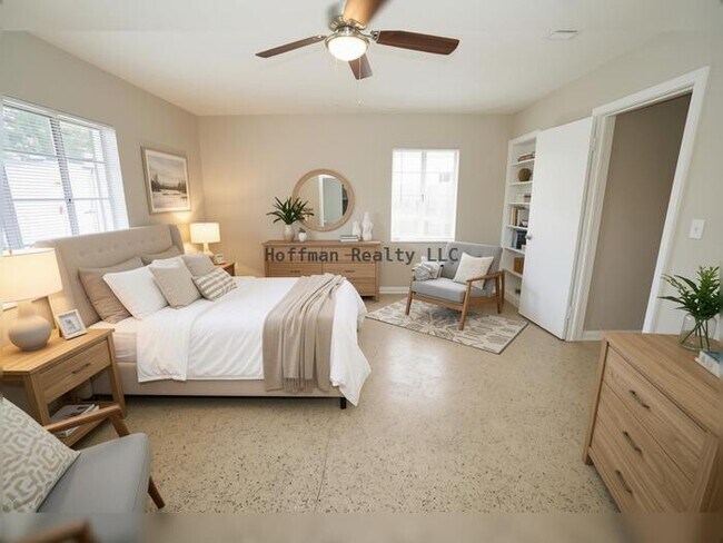 Building Photo - South Tampa (Beach Park) charm with prime Westshore location!