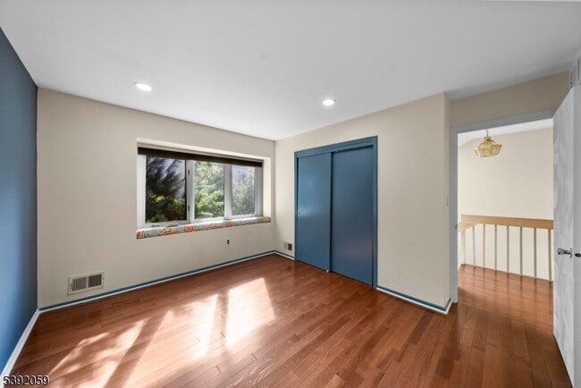 Foto del edificio - 148 Riverbend Dr