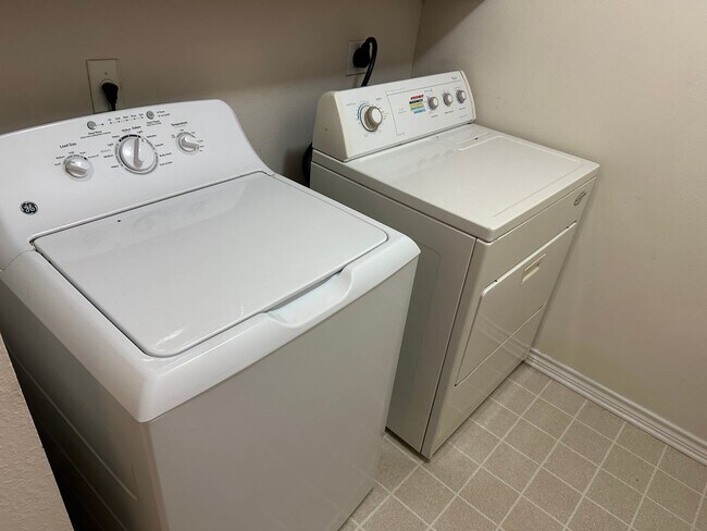 Foto del edificio - College Station - 3 bedroom / 2 bath / Dup...