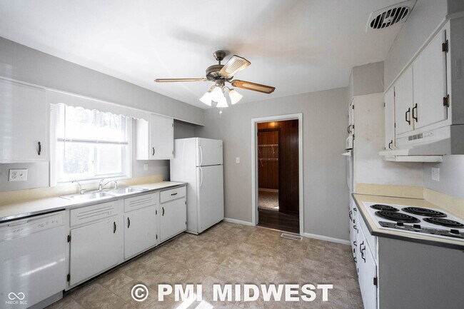 Foto del edificio - 5251 Longworth Pl