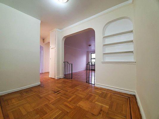 Foto principal - 2 bedroom in BRONX NY 10456