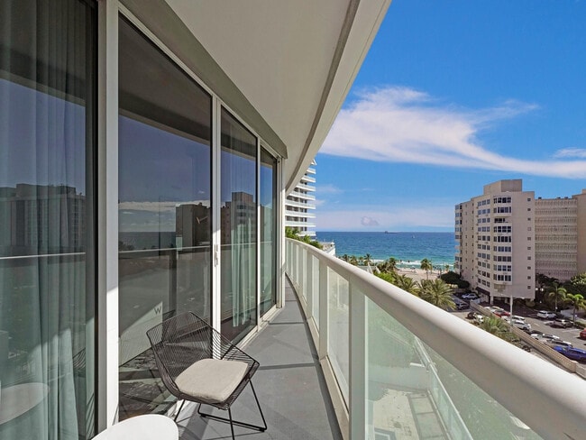 Building Photo - 3101 Bayshore Dr