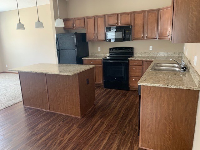 Foto del edificio - 2 BR 2 BA West Des Moines Townhome